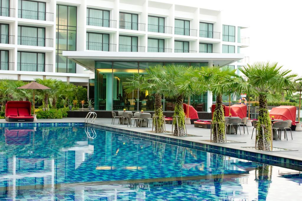 Way Hotel Pattaya Bagian luar foto